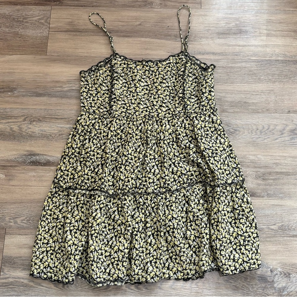 Urban Outfitters Hanna Scallop Babydoll floral cotton Mini Dress Sz Medium